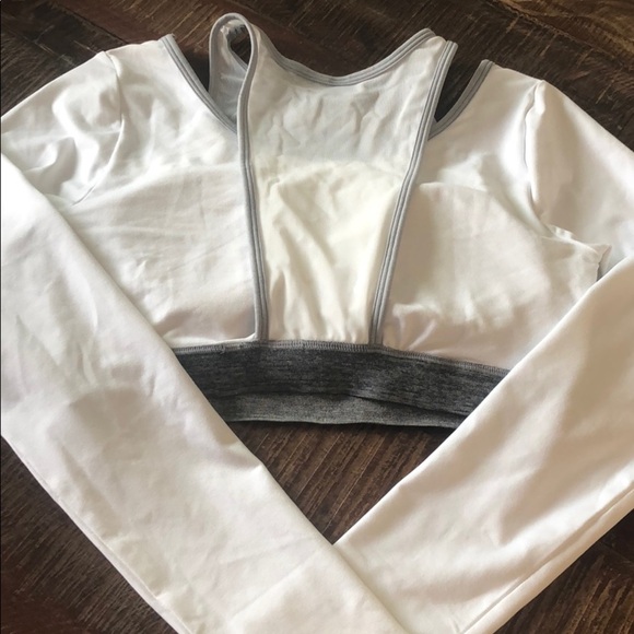 Performance Activewear cropped  top - Picture 3 of 4